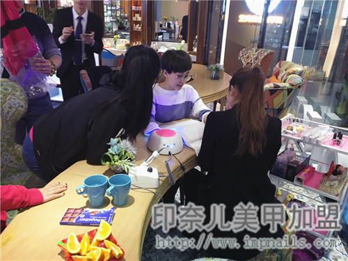美甲加盟,美甲品牌,印奈儿美甲,签约报道