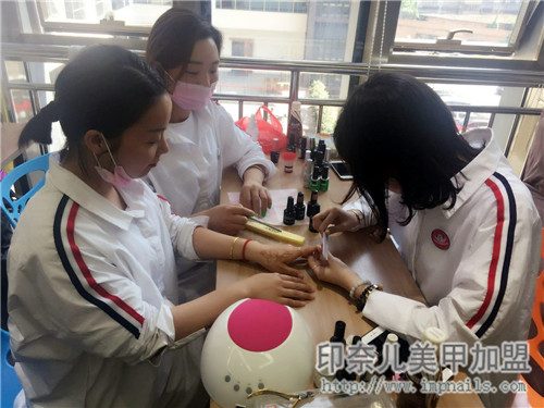 美甲加盟,美甲品牌,印奈儿美甲,签约报道 美甲加盟,美甲品牌,印奈儿美甲,签约报道