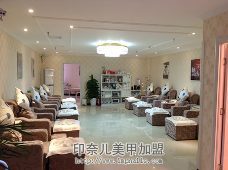 美甲店装修怎么选择墙纸