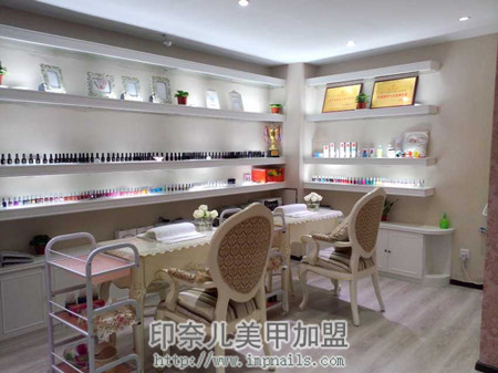 美甲店装修选择灯具的几大原则