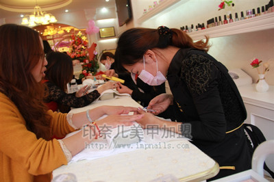 美甲加盟店怎么提升品牌形象