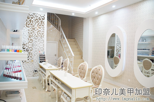 什么样的美甲店吸引女顾客
