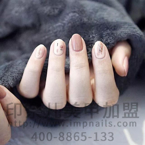 印奈儿美甲,茶系少女风,美甲款式 印奈儿美甲,茶系少女风,美甲款式