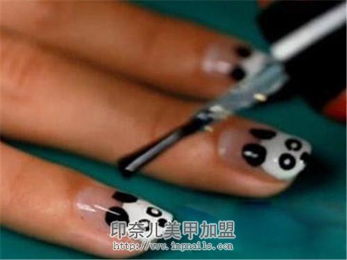 熊猫,可爱美甲,美甲款式,美甲教程,个性美甲,印奈儿 熊猫,可爱美甲,美甲款式,美甲教程,个性美甲,印奈儿
