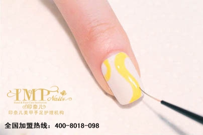 不规则彩粉漩涡美甲教程