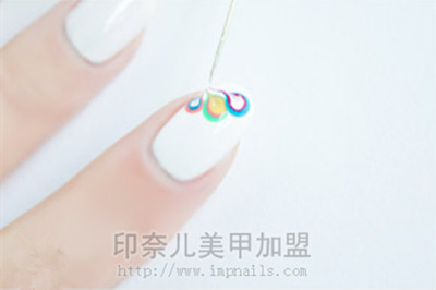 彩虹水滴美甲教程