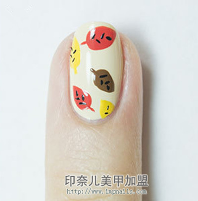 彩绘树叶美甲教程