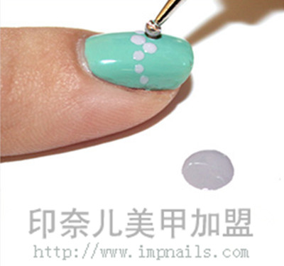 小清新波点美甲教程