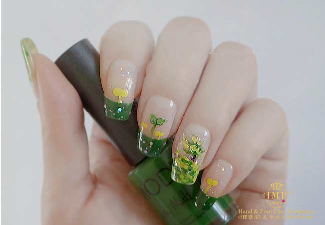 指甲易断是什么原因?还能做美甲吗? 指甲易断是什么原因?还能做美甲吗?