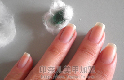 自己diy美甲的步骤