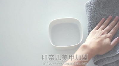 自己diy美甲的步骤